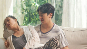 Xem phim Kẻ thù gặp nhau ở phòng khách của chúng tôi